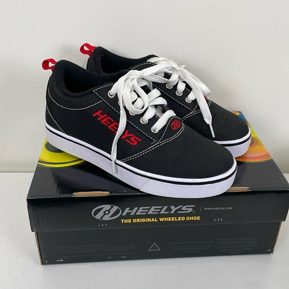 Heelys Pro 20 Boys Youth Size 5 Roller Shoes Black Red Skate Wheeled Shoe